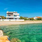Villa Eni Apartments