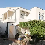 Modern Apartment With Private Pool In Maslenica