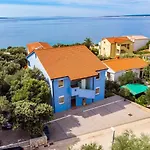 Pretty Apartment In Mandre With Barbecue