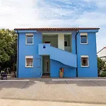 Lovely Apartment In Mandre With Barbecue