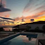 New!! Seafront Vila Hrvatska