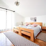 Apartment Ivan Z2 - 250 M From Beach
