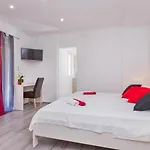 Accommodation Duper