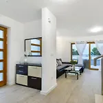 Villa With Swimming Pool, Roof Terrace, 50 Meters From The Beach