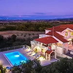 Vila Luna Apartments