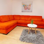 Sunny & Relaxing Apartment