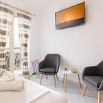 Sunny Apartment With Sea View