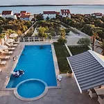 Luxury Apartments White Villa Violeta