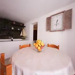 Two Bedroom Apartment In The Old Town Marija