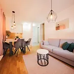 Cherry Apartment