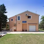 Apartments Casa Nada
