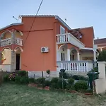 Apartments Martinovic By The Sea