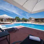 Prestige Villas Pool Yard