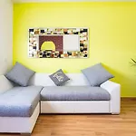 Delightful Apartment In Vir With Garden