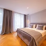 Muse Luxury Rooms