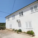 House Sakarun