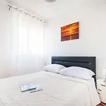 Luxury Apartment With Private Balcony