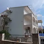 Apartments Bisevo