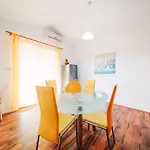Charming Apartment In Ljubac, Pool