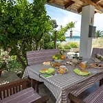 Beachfront Holiday House Zita