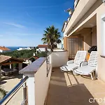 Luxury Apartment With Beautiful Sea View