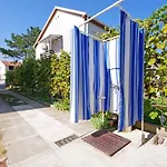 Apartments In Sabunike/Zadar Riviera 7812