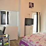 Apartments Ante 1306
