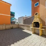 Niko Apartment