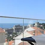 Elanza Apartments