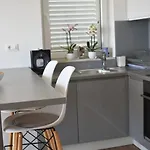 Elanza Apartments