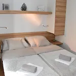 Mobile Home Starfish I Camp Biograd