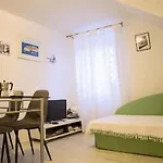 Old Town Centar, Cozy And Quiet Modern Apartment