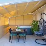 Apartment Paula With Private Jacuzzi And Parking- Near The Beach