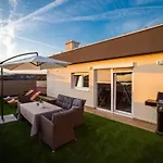 5-Star Luxury Penthouse Hedera