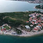 Amazing Villa Mari Near Beautiful Beach In Zadar