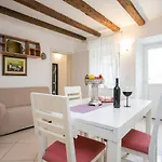 Apartment & Room Korta Vilea