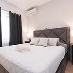 Peak Hill Residence