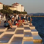 Apartment In Nin With Sea View, Terrace, Air Conditioning, Wi-Fi
