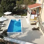 New Apartment With An Amazing Pool