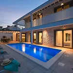 Villa Pjaula