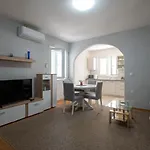 Modern Apartment Edda - Quiet Area - Close To Old Town And Beaches