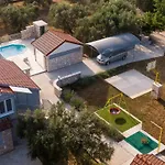 Villa Barbara - Olive Paradise, With Chlorine-Free Pool