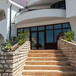Domus Albus