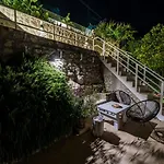 Cosy Loft W Private Pool & Patio