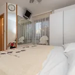 Apartments Babin - Holly