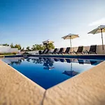 Royal Promons - Heated Pool