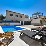 Villa Mediteran