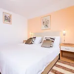Apartman Neve