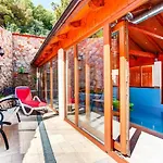 Holiday Home Jucinovi Dvori, Starigrad Paklenica