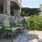 Apartment Perla - First Row By The Sea
